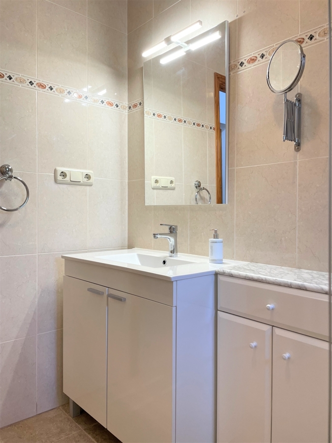 Villa mit 3 Einheiten und Pool – 37