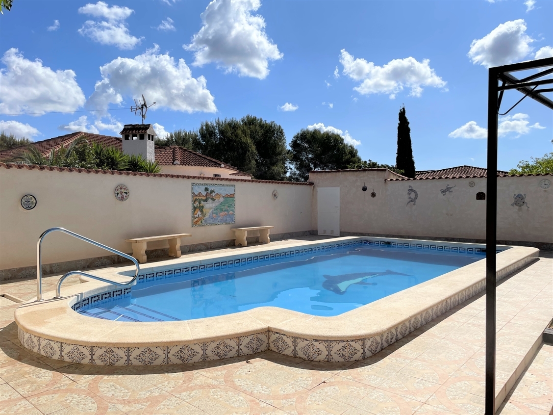 Villa mit 3 Einheiten und Pool – 10