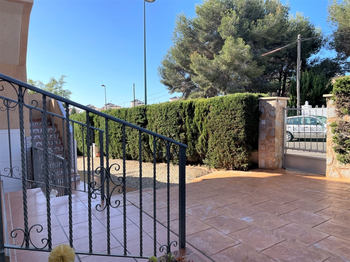 Villa mit 3 Einheiten und Pool – 5