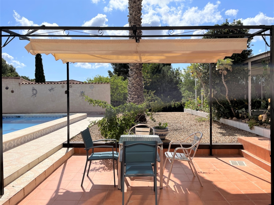 Villa mit 3 Einheiten und Pool – 7