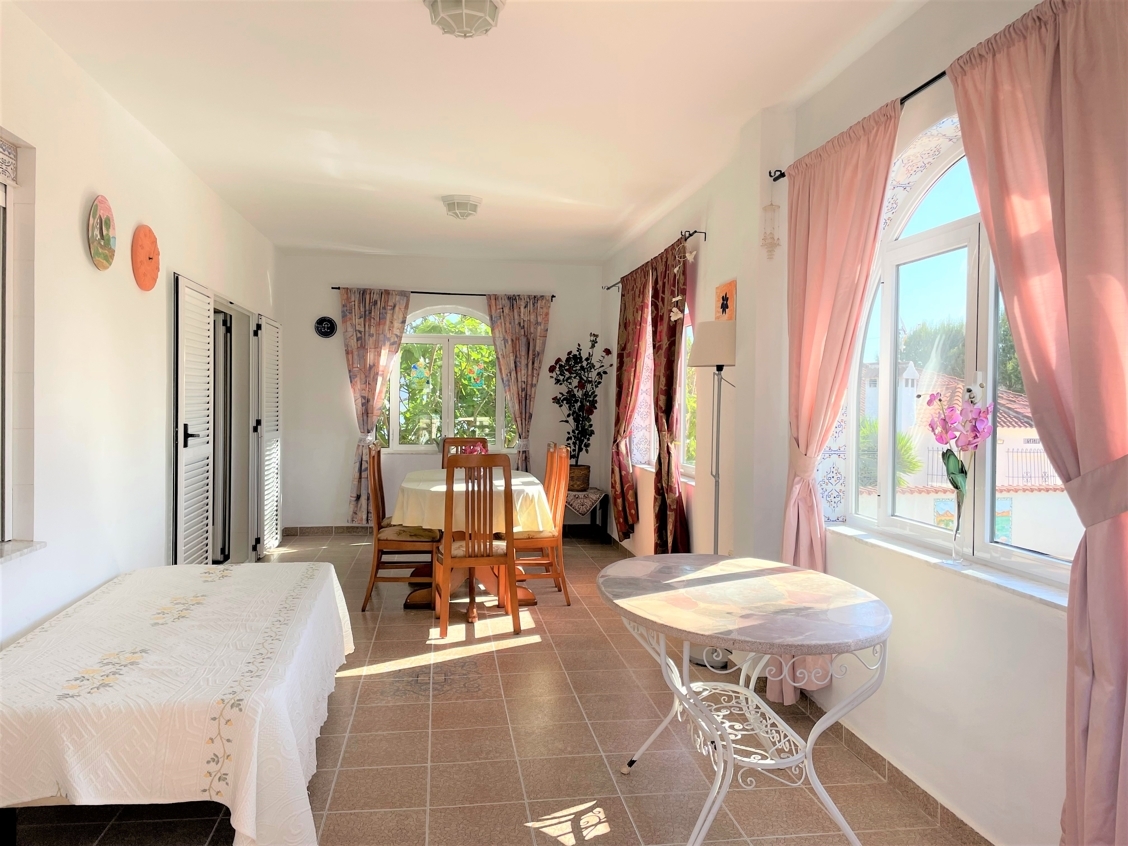Villa mit 3 Einheiten und Pool – 22