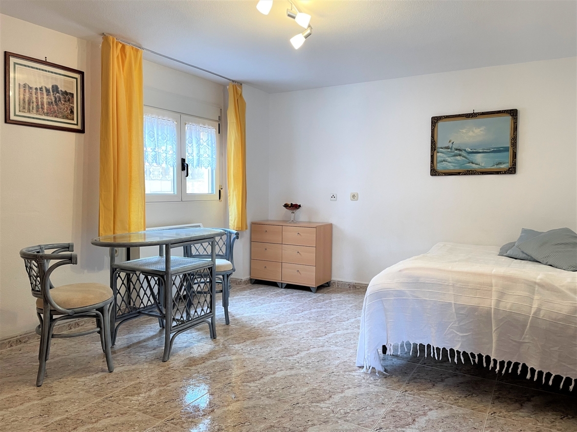 Villa mit 3 Einheiten und Pool – 45