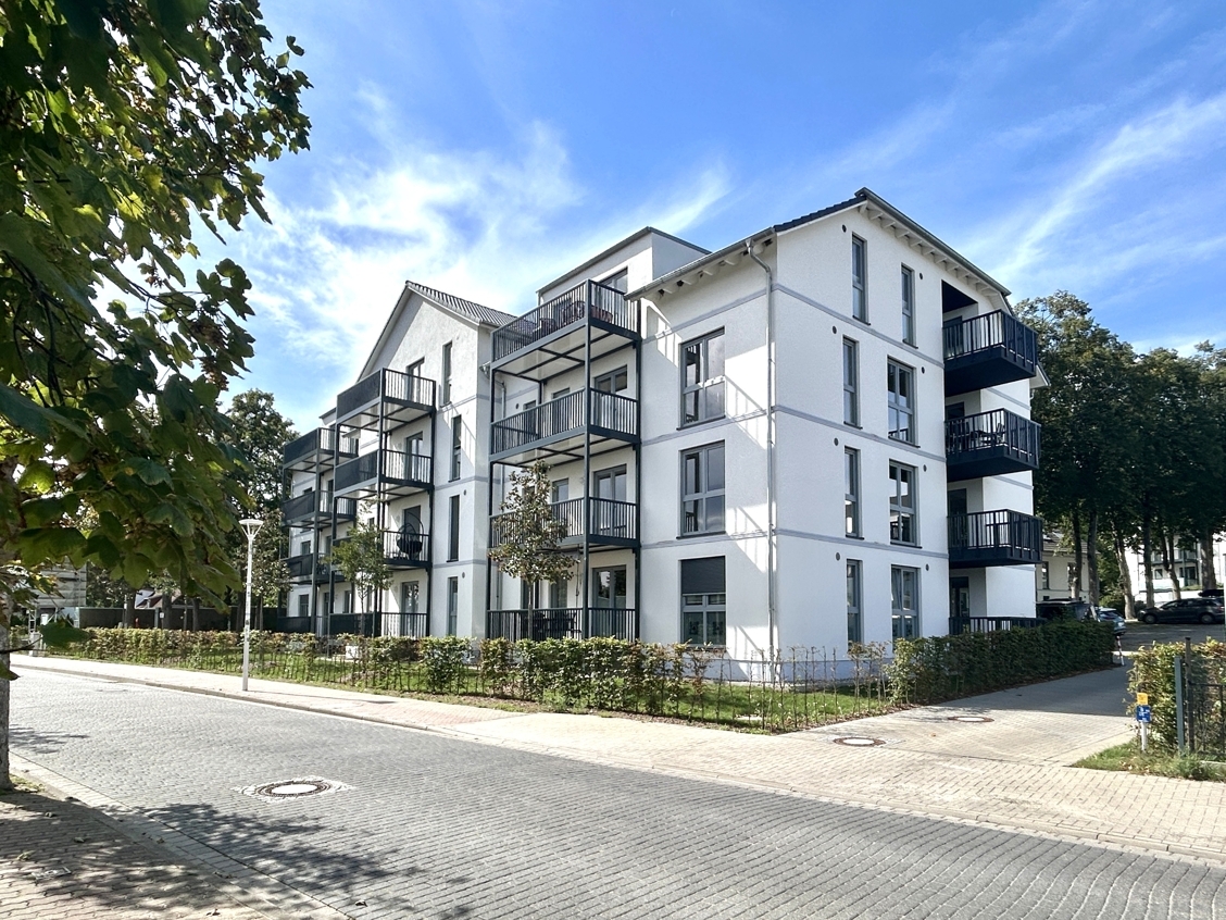 800 m zum Strand - Ferienwohnungen in Kölpinsee / Usedom – Hausansicht 2 - Haus 1