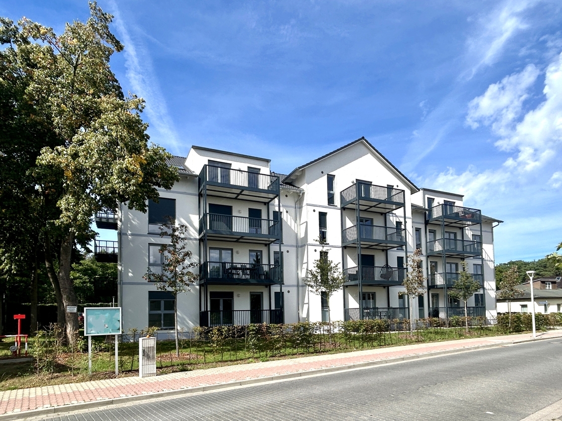 800 m zum Strand - Ferienwohnungen in Kölpinsee / Usedom – Hausansicht 1 - Haus 1