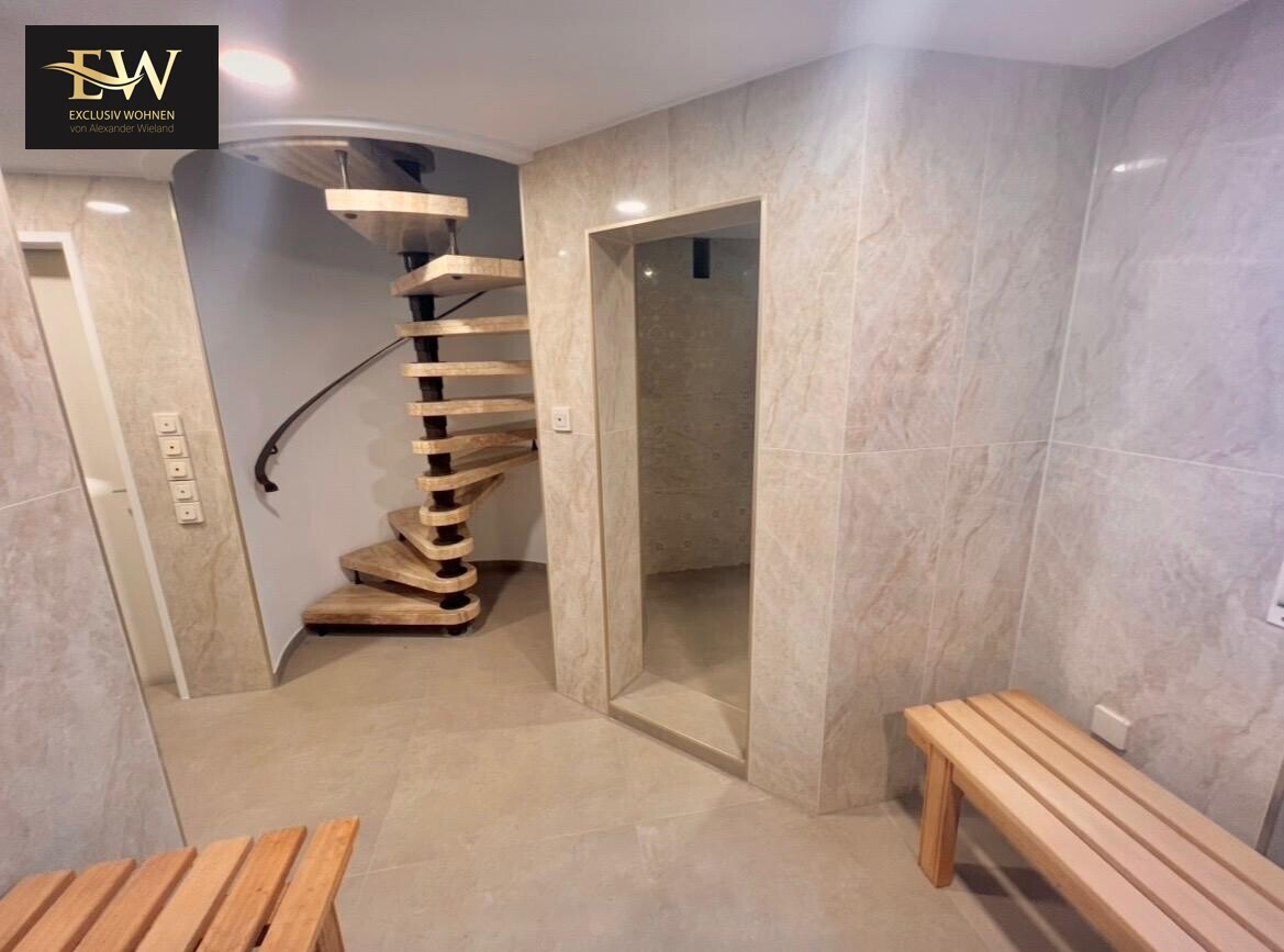 Wellnessbereich mit Sauna und Raumdusche