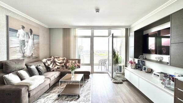 Wohnraum mit Loggia