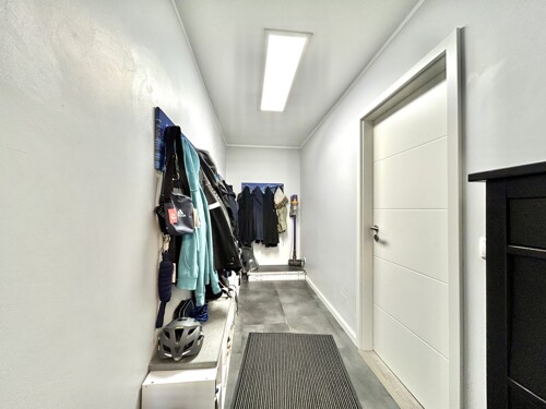 Garderobe EG