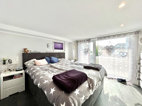 Schlafzimmer UG