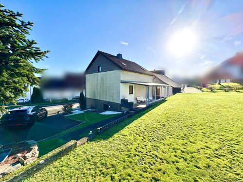 Rückansicht mit Terrasse