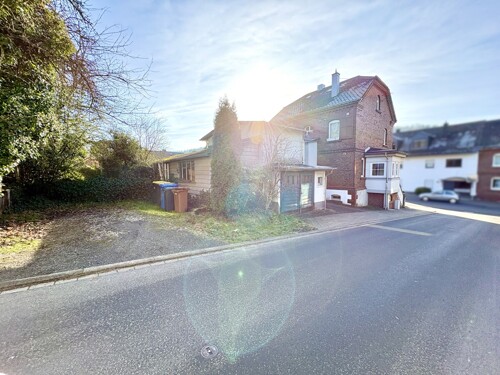 Rückansicht mit Garage