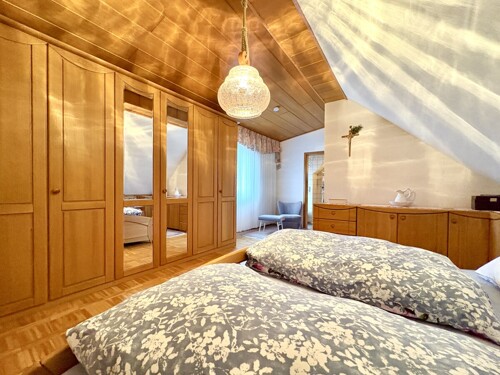 Schlafzimmer DG