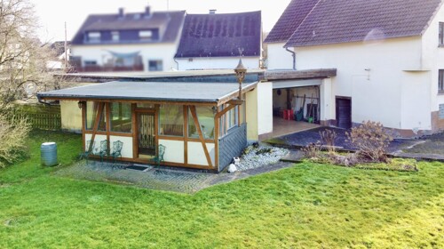 Wintergarten und Garage