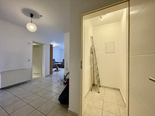 Eingang mit Abstellkammer