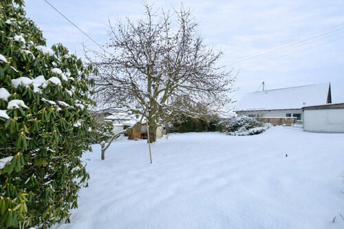 Grundstück mit Terrassenzugang
