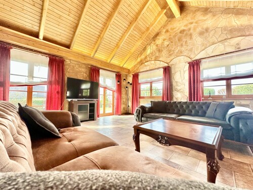 Wohnzimmer mit Gartenzugang EG