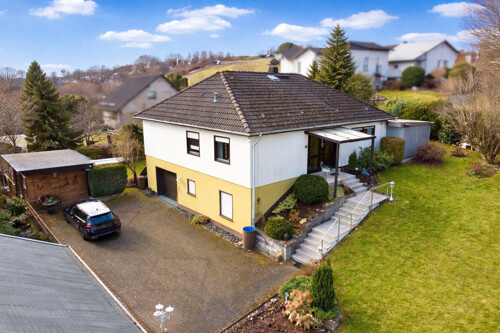 Draufsicht mit Einfahrt