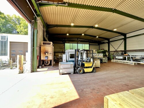 Halle mit 5t Deckenkran