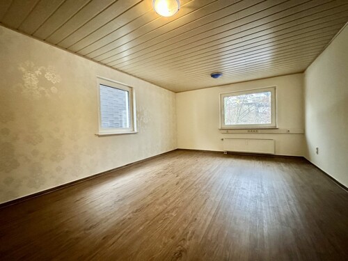 Wohnung 1.OG über Halle