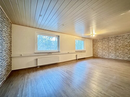 Wohnung 1. OG über Halle