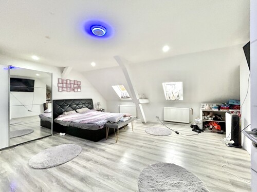 Schlafzimmer mit Bad en Suite 2 DG