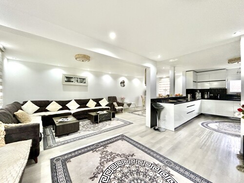 Wohn-/Ess-/Kochbreich OG