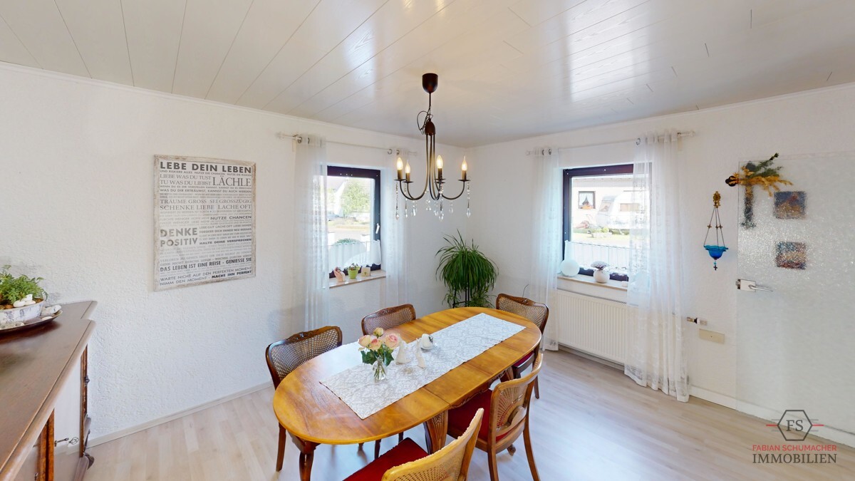 25042801-Kall-Esszimmer