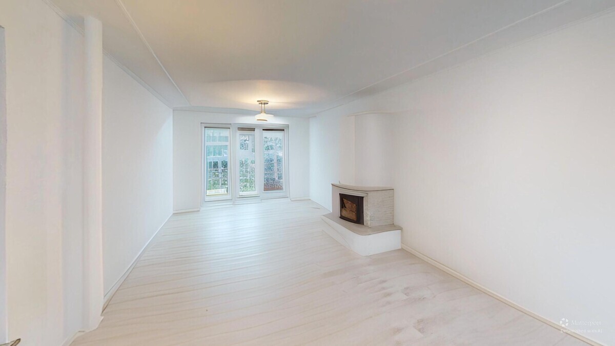 25090801-Golbach-Living-Room-Defurnished