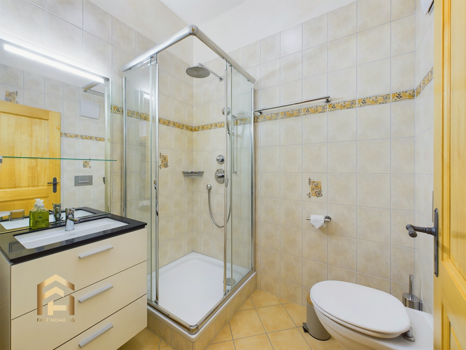 CAM04538G0-PR0022-STILL001