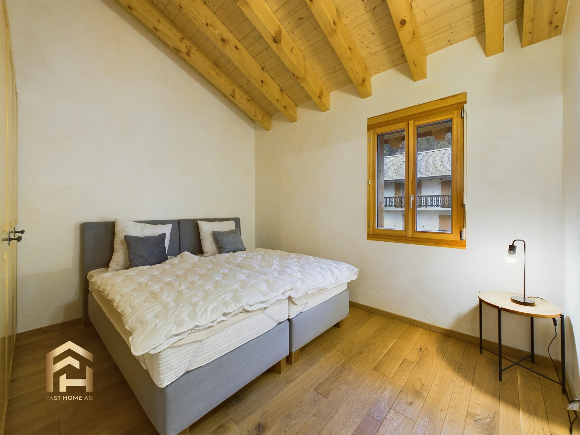 CAM04538G0-PR0022-STILL003