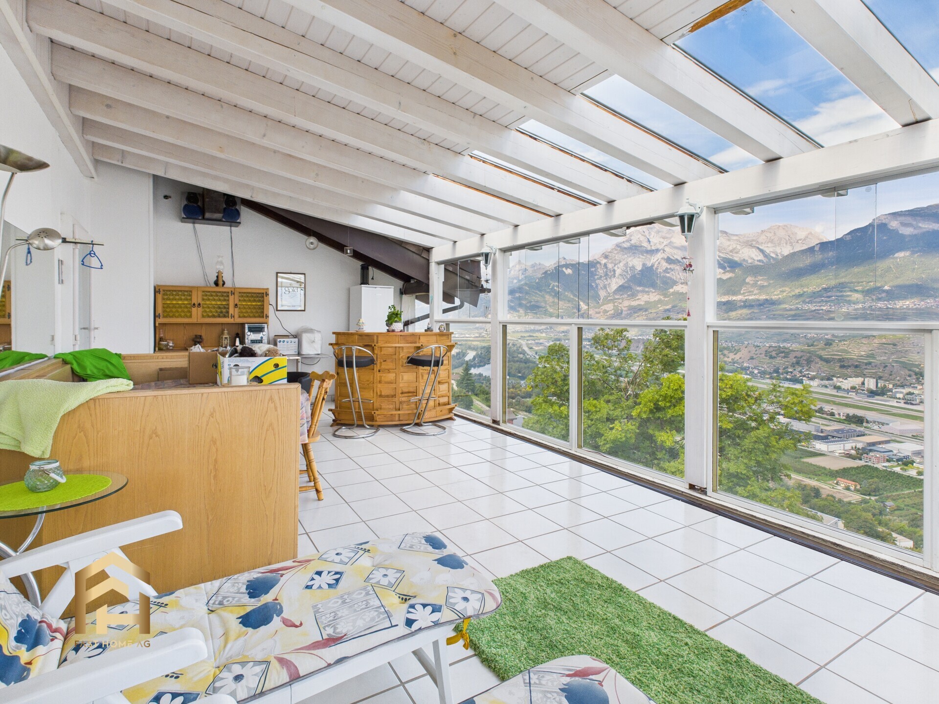 CAM04538G0-PR0094-STILL012