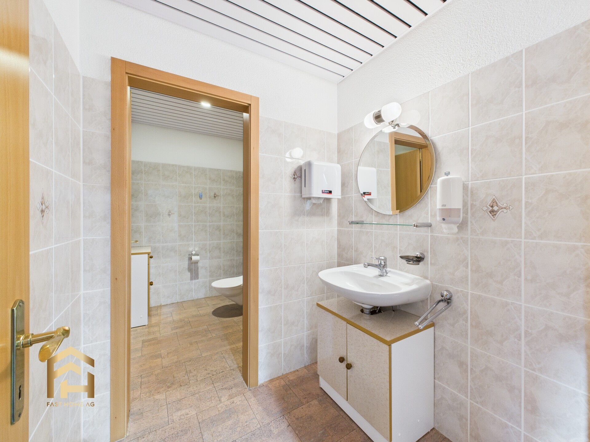 CAM04538G0-PR0136-STILL009