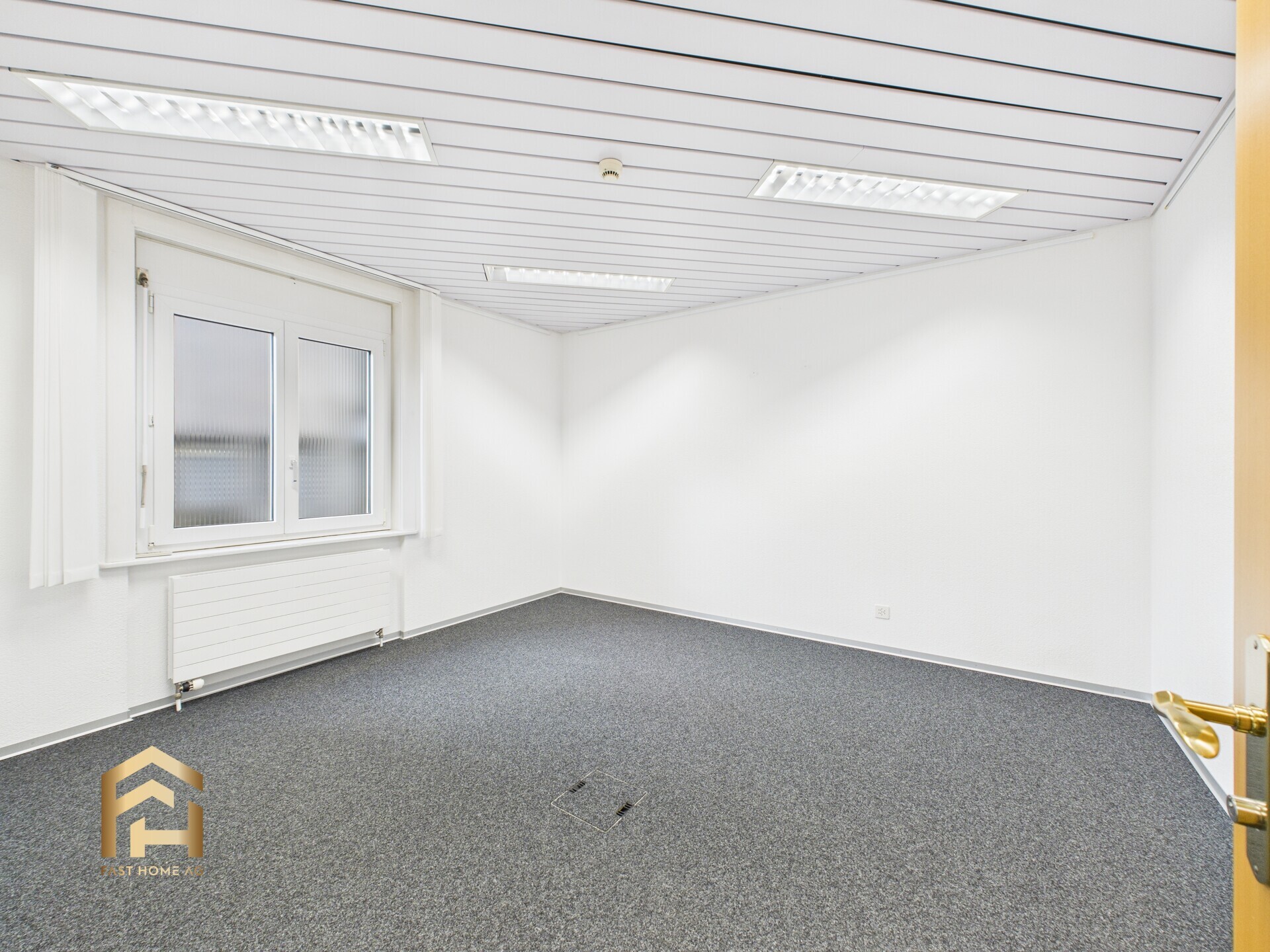 CAM04538G0-PR0136-STILL011