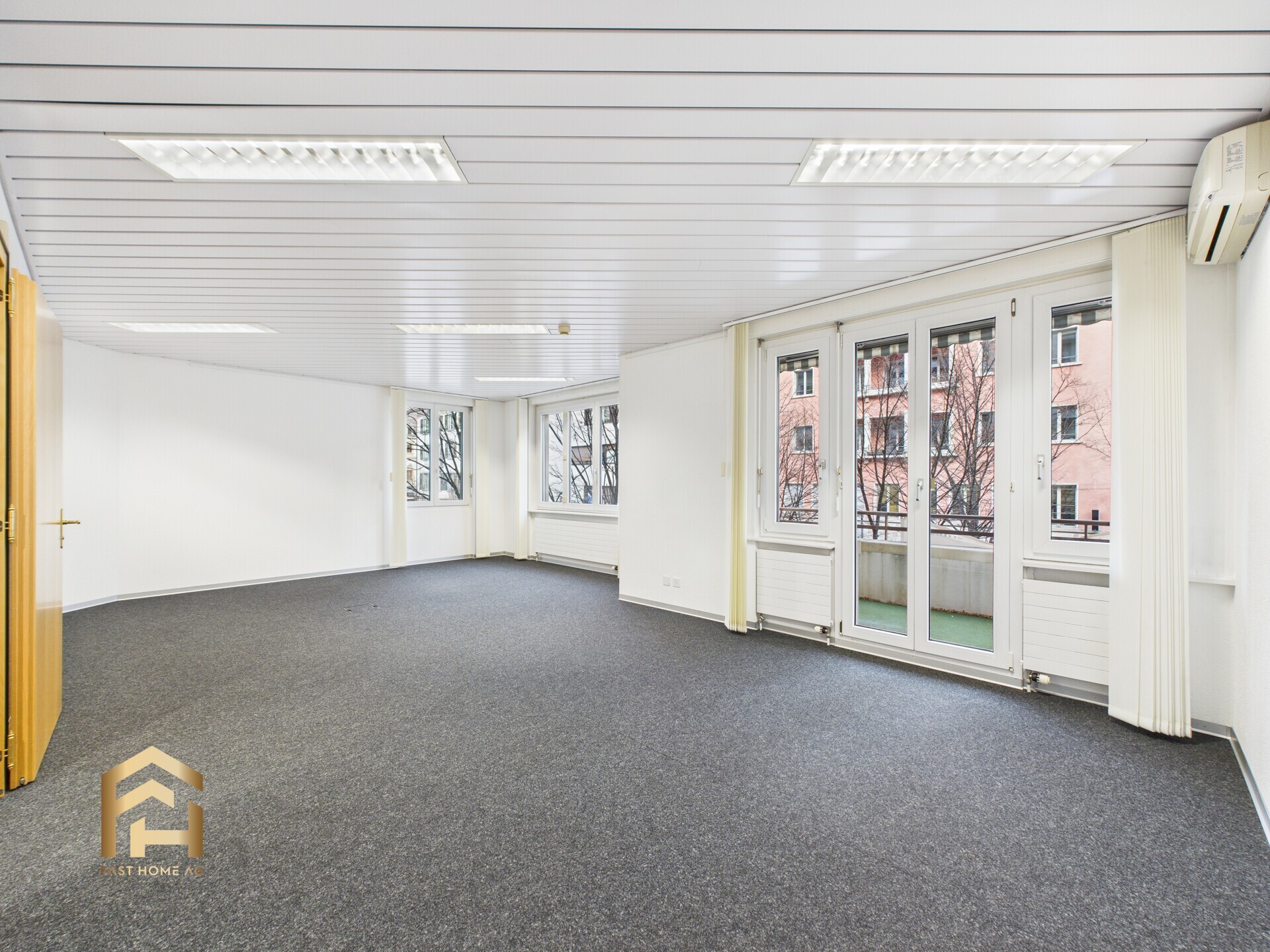 CAM04538G0-PR0136-STILL007