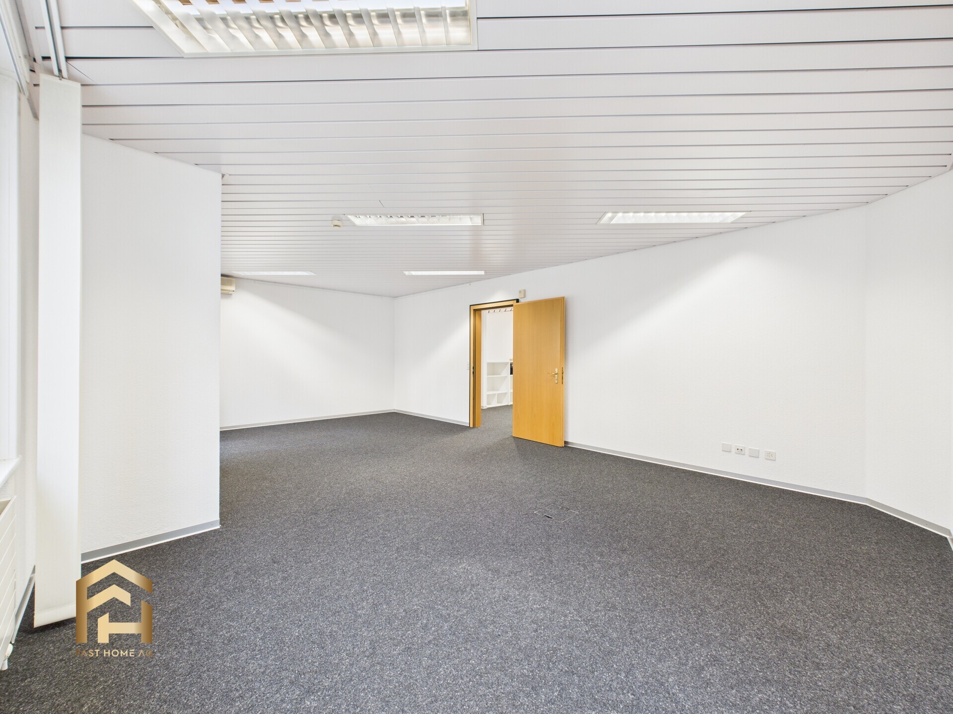 CAM04538G0-PR0136-STILL008