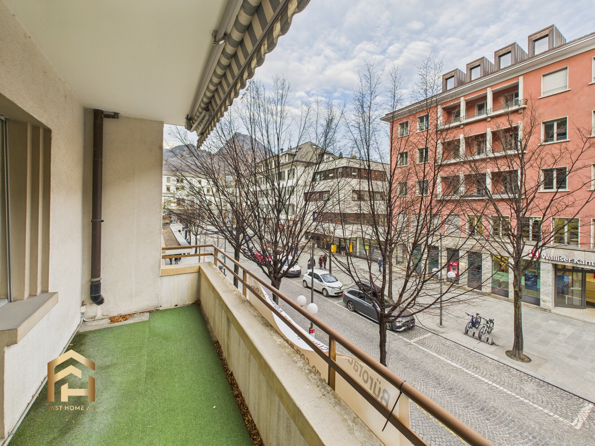 CAM04538G0-PR0136-STILL018