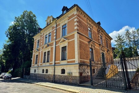 Charmante Gründerzeitvilla mit großem Grundstück
