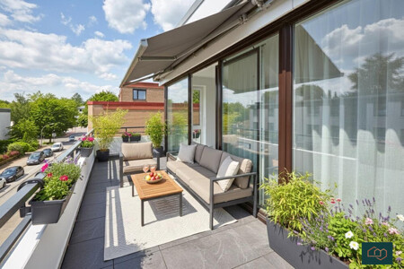Lichtdurchflutetes Apartment mit Dachterrasse!