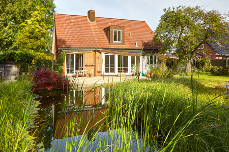 Raum, Licht & Gartenidylle 
- Architektenhaus mit Schwimmteich -