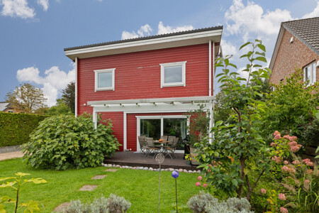 Modernes Holzhaus mit 
Garten & Dachterrasse