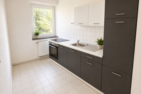 schöne 3 Zimmer Wohnung mit Einbauküche in ruhiger Umgebung
