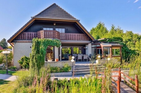 Großzügigkeit trifft auf Gartenidyll
Einfamilienhaus mit vielen Extras