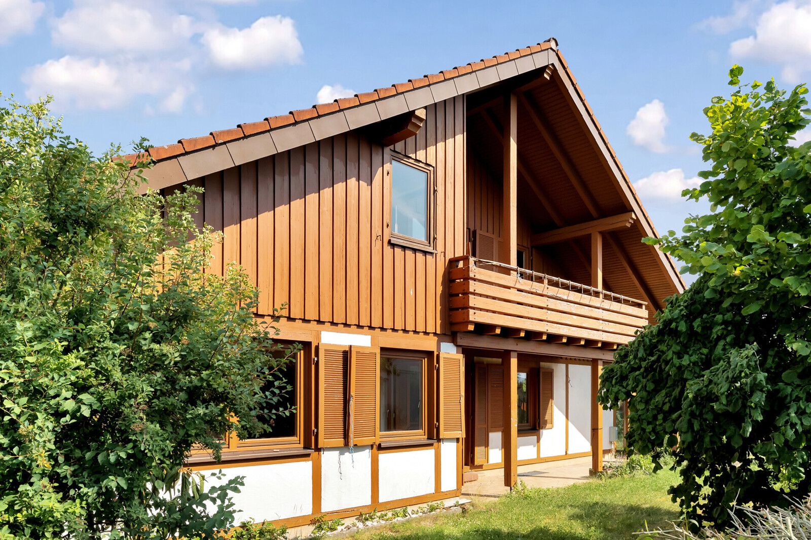 Ihr neues Zuhause im Grünen: Gepflegtes Einfamilienhaus mit großem Garten, Bild 1 von 20