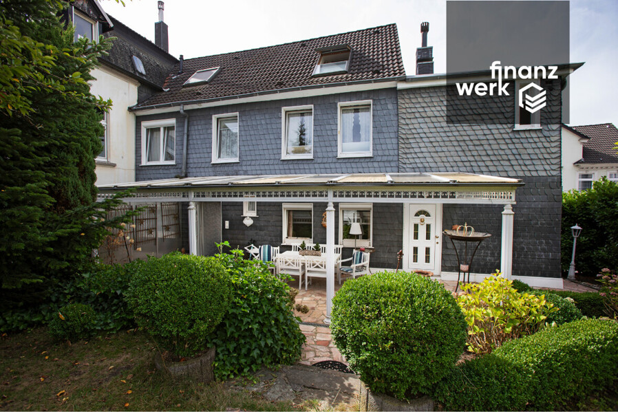 Platz für drei Generationen: Haus mit drei eigenen Wohnungen und großem Garten in Gevelsberg – Garten