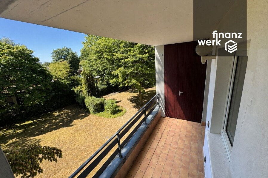 Platz für die ganze Familie: Bezugsfreie 5,5-Zimmer-Wohnung mit Balkon ins Grüne – Köln-Porz – Balkon
