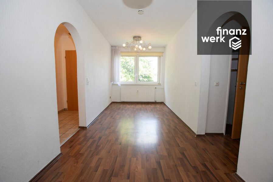 Platz für die ganze Familie: Bezugsfreie 5,5-Zimmer-Wohnung mit Balkon ins Grüne – Köln-Porz – Esszimmer