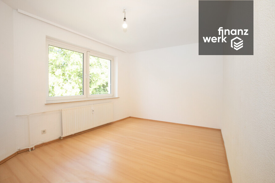 Platz für die ganze Familie: Bezugsfreie 5,5-Zimmer-Wohnung mit Balkon ins Grüne – Köln-Porz – Schlafzimmer