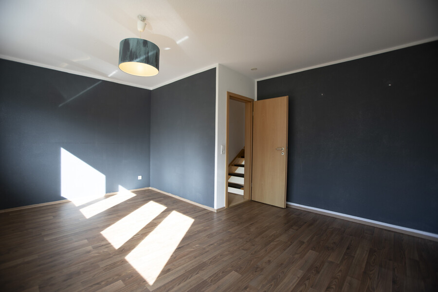 Platz für die ganze Familie – energieeffizientes Reihenendhaus mit Garage und Carport in Ennepetal – Zimmer