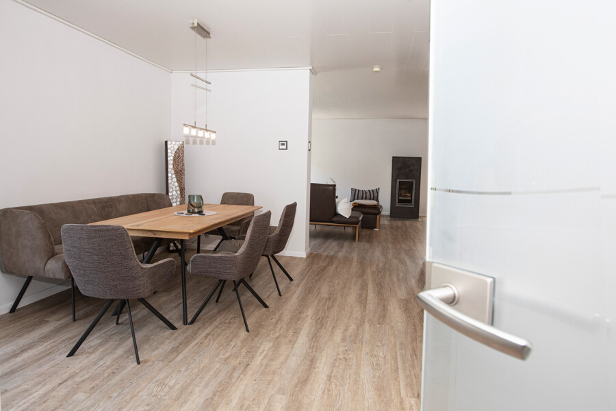 Großzügig wohnen, vielseitig leben – freistehendes Haus mit Einliegerwohnung in Iserlohn-Lössel – Esszimmer