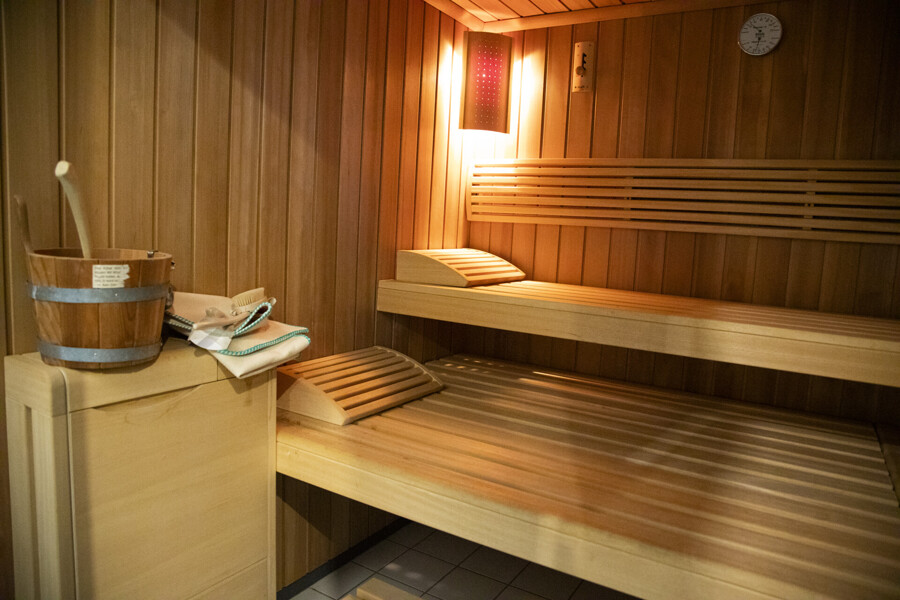 Familienanwesen auf 1.238 m²: 238 m² Wohnfläche, Galerie, Sauna & Wintergarten in Bochum-Höntrop – Sauna