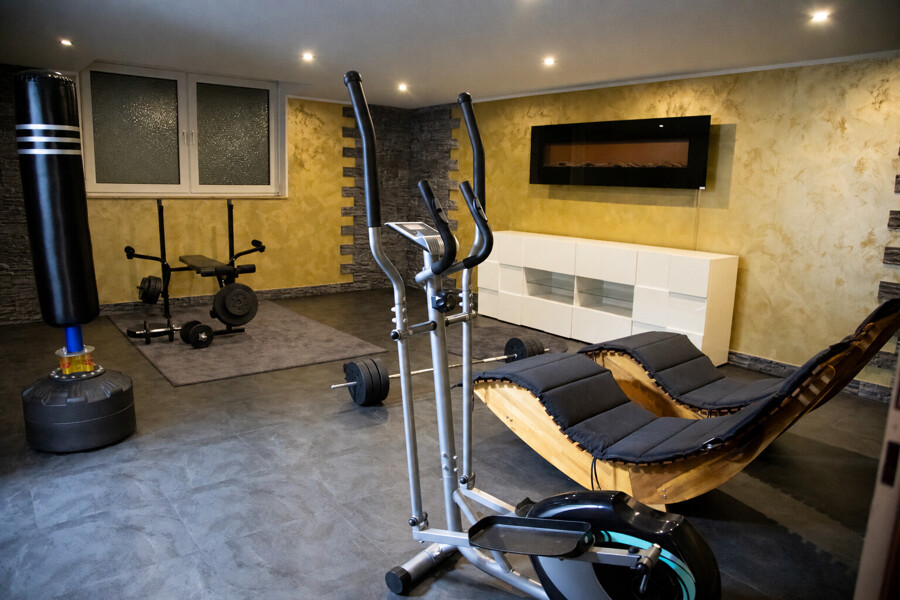 Familienanwesen auf 1.238 m²: 238 m² Wohnfläche, Galerie, Sauna & Wintergarten in Bochum-Höntrop – Heim-Fitnessstudio